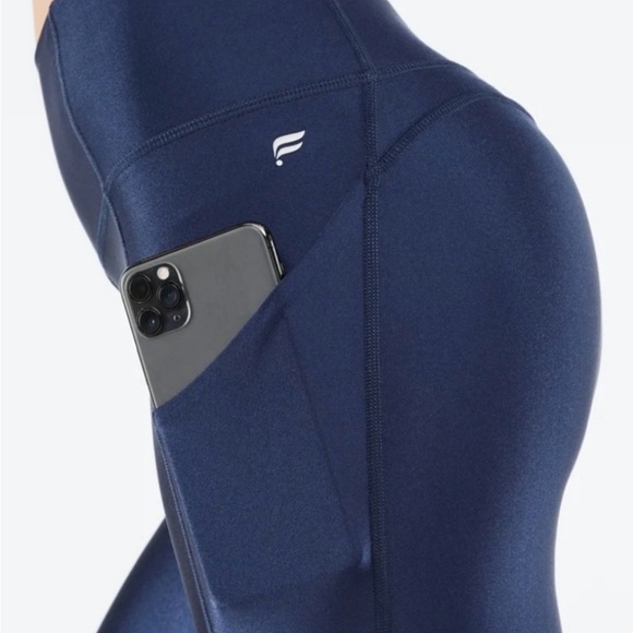 Fabletics Shiny Navy High Waisted Oasis Pocket Leggings & Leilani Tank Bundle - Picture 7 of 16